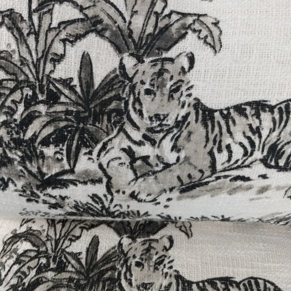 COTTON & VELVET PRINT PILLOW WITH TIGEr IMAGES & TASSELS - Picture 2 of 10